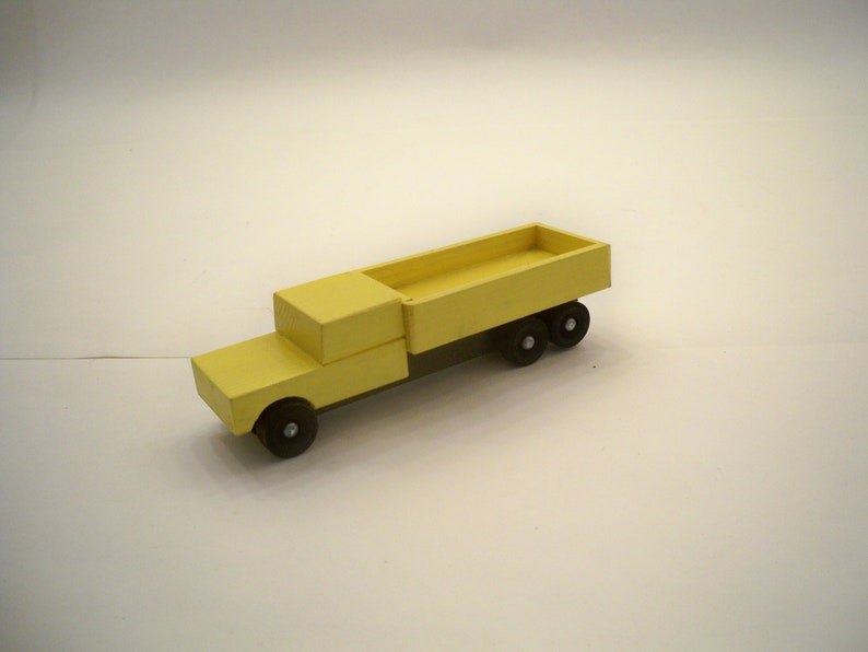Classic Style Wood Toy Toy Flat Bed Truck Kids Wood Toy A Toy For Boys and Girls Wood Truck