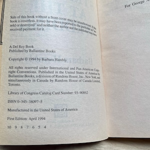 Lote de 8 libros de bolsillo de fantasía épica: Mercedes Lackey, Simon R Green, Hambly, Knaak, Kurtz imagen 9