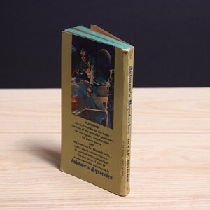 Asimov's Mysteries by Isaac Asimov - Vintage 1969 Paperback, First Printing image 3