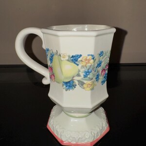 Avon "Sweet Country Harvest" footed pedestal mug