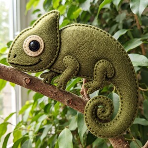 Finished green felt chameleon ornament with curled spiral tail