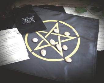 Witches Runes Set: Altar Cloth, Runes, Pouch, Instructions