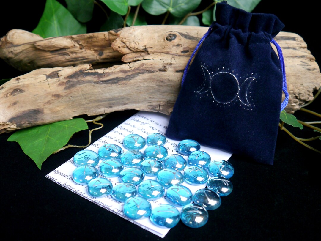 Blue Moon Runes With Blue Velvet Triple Moon Bag and Casting ...