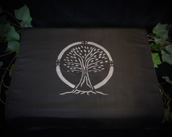 Altar cloth faux silk Taffeta Tree of life Wicca Pagan Witchcraft Black Alter Tarot Cloth Casting cloth