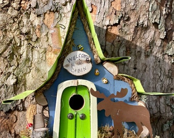 Birdhouse, bird house, Hunting cabin, Moose in the Woods, Moose, insulated roof, birdhouse in custom colors, garden art