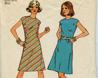 1970s Womens Jiffy Dress Pattern  - Size 10 Bust 32 Simplicity 6206