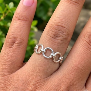 Ring van sterling zilver met in elkaar grijpende cirkels, minimalistische eeuwigheidsring, boho stapelbaar cadeau