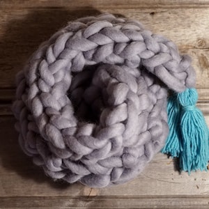 Autumn Winter Soft Super chunky knit Merino wool grey scarf with blue tassels (SC00009), Made in Norway