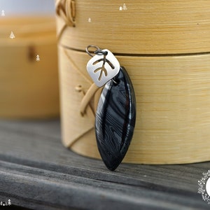 Psilomelane, psilomelane cabochon, black obsidian, pendant, Black necklace, Leaf necklace, leaf pendant, nature jewelry, boho jewelry,