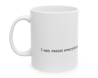 Puedo resistirme a todo excepto a una librería. Taza divertida para lectores. Regalo para amantes de los libros. Taza de café para amantes de la lectura.