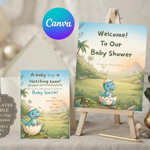 Può includere: Un cartello di benvenuto per baby shower su un cavalletto in legno e un invito abbinato con un dinosauro blu che esce da un uovo in un paesaggio preistorico. Il testo recita Welcome! To Our Baby Shower e A baby boy is Hatching soon!