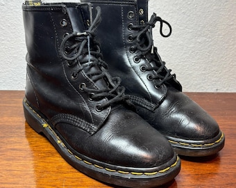 Vintage Dr. Martens Boots 9 Made in England Black Leather 8 Eye Lace Up Shoes