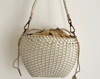 Genuine cowhide leather weaving bucket bag, White leather oval type weaving bag, Hand woven cowhide leather bucket bag, Weaving shoulder bag