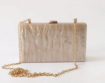MARIEHELVEGA Womens Beaded Evening Dinner Bag Ladies Banquet Clutch Bag Shell Pearl Evening Bag Color : Creamy-White, Size : XS MARIEHELVEGA Womens Beaded Evening Dinner Bag Ladies Banquet Clutch Bag Shell Pearl Evening Bag Color : Creamy-White, Size : XS