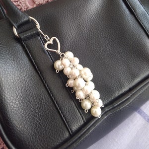 Chunky Pearl Purse Charm, Heart Bag Charm, Bridal, Wedding Purse Charm, Bridesmaid Bag Charm, Mother's Day Gift zdjęcie 1