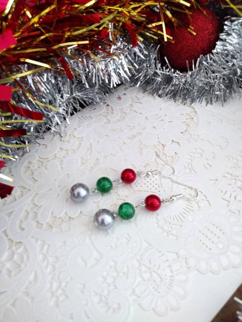 Green, Gold, Red Christmas Necklace, Holiday Necklace, Chunky Statement Pearl Cluster Necklace, Party Necklace and Earrings Jewelry Set image 3