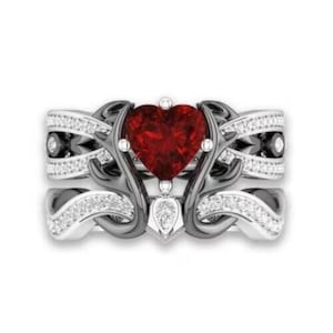 Gothic Heart Red Ruby Ring, Dark Romance Engagement Ring Set, Unique Black Metal Ring, Alternative Bridal Jewelry, Vampire Wedding Ring Set