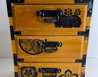 Vintage 3 drawer Jewlery chest all wood hand painted SEE DETAILS