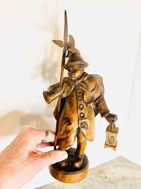 木製人型彫刻 約60cm ダークブラウン Vintage German Black Forest Watchman Hand Carved Nachtwachter - Etsy