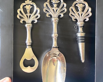 Barware gift three-piece bar set ornate new old stock, stainless steel silver tone ice scoop wine stopper bottle opener
