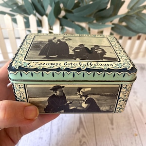 Vintage Konfektdose blau aufklappbar Fotos 1930er Jahre Zeeuwse boterbabbe laars Niederländer