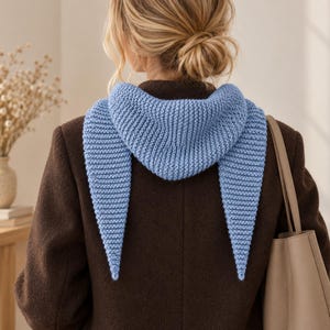 Patrón de tejido para capucha tipo bandana, bufanda con capucha de punto bobo con extremos para atar, capucha tipo pañuelo de punto, una sola pieza sin costuras, PDF (descarga digital) para hilo DK.