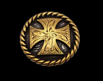1-1/4" Floral Rope Edge Maltese Cross HRSPGP Screwback Concho