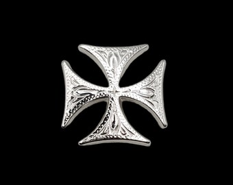 1" Engraved Maltese Cross SP Screwback Concho