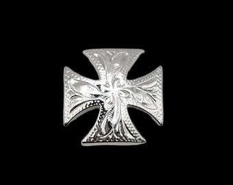 3/4" Engraved Maltese Cross SP Screwback Concho