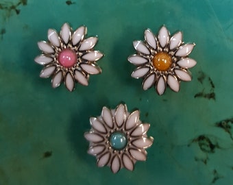 Tiny Daisy screw back conchos (3)