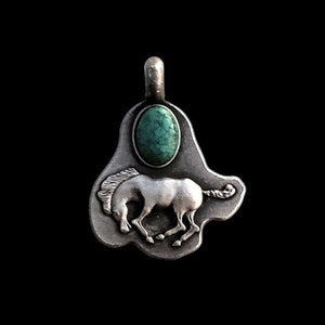 2" x 2-1/2" Horse Pendant with Turq Stone