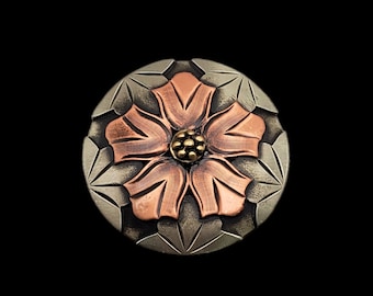 Concho atornillable Flor de cobre de 1-1/2"