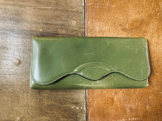 Vintage 60s Avocado Green clutch with coin purse - image 1
