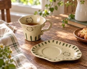 Ręcznie robiona ceramiczna filiżanka do kawy ze spodkiem, kubek z ceramiki vintage, ręcznie malowana filiżanka do herbaty z motywem kota i motyla, prezent Cottagecore dla niej