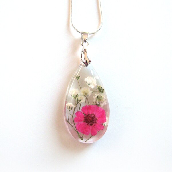 Pink Daisy and Baby Breath Necklace - Real Flowers Encased in Resin - Pressed Flower Jewelry - Resin Necklace - Resin Jewelry