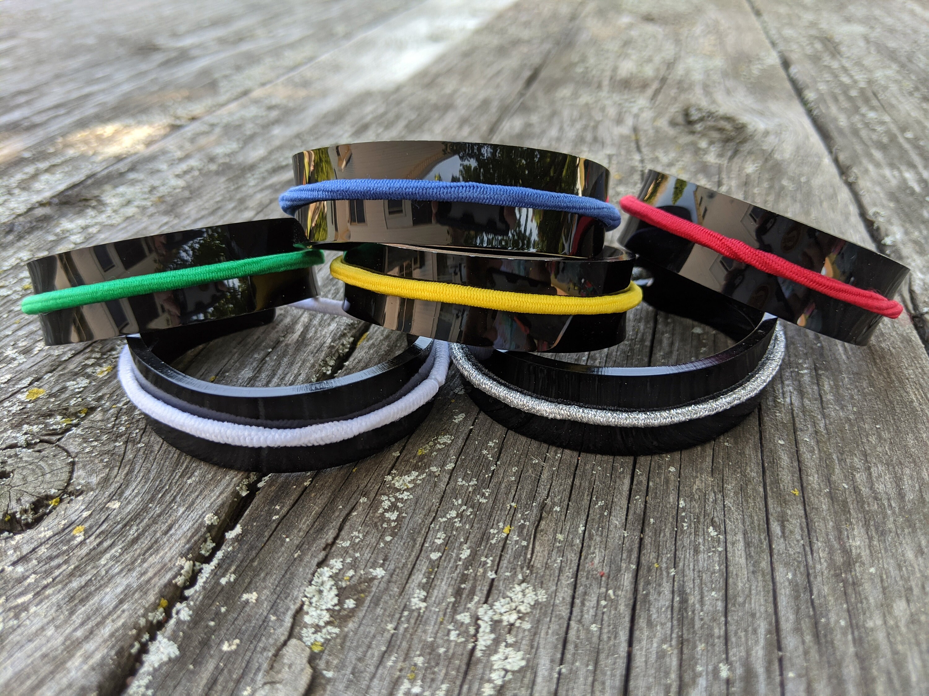 Thin white line bracelet sale