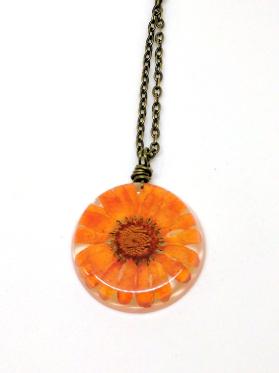 Costume Necklaces and Pendants 