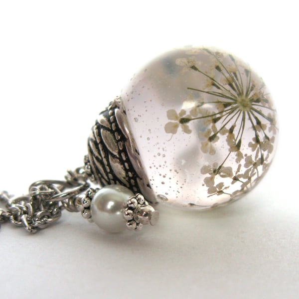 Queen Anne's Lace Resin Sphere Pendant Necklace   - Flowers encased in resin orb, Pressed Flower Jewelry - Snowflake Pendant