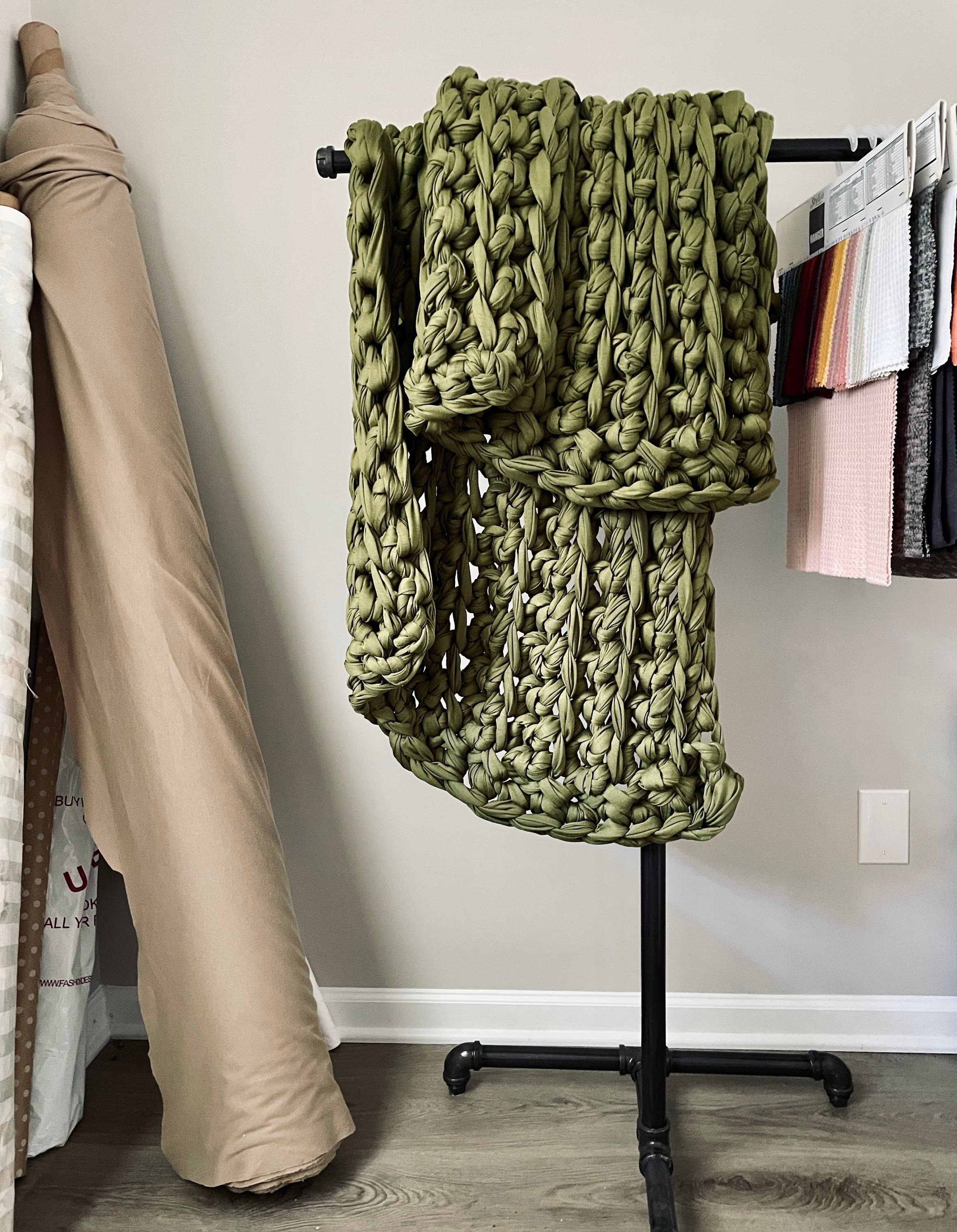 Sage green weighted blanket deals