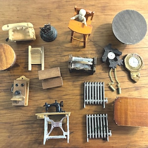 Vintage Lot of Dollhouse Furniture / Old Doll Furnishings