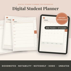 Op de afbeelding: Een digitale studentenplanner voor Goodnotes, weergegeven op een tabletscherm en als losse pagina's. De planner bevat een maandkalender, weekschema en opdrachtenlijst met 858 pagina's en stickers. Tekst: Digital Student Planner, Instant Download, 858 Pages + Stickers, Goodnotes, Notability, Noteshelf, Xodo, Undated.