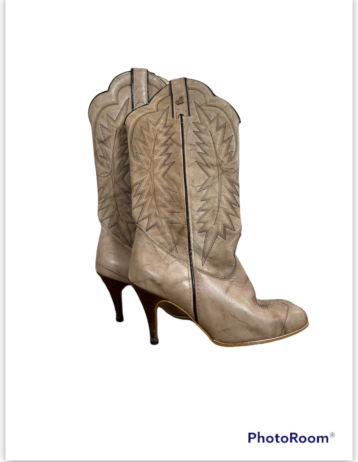 stiletto cowboy boots