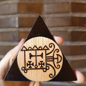 OROBAS sigill goetia, bränt i plywood, åkallanstriangel 10 cm.
