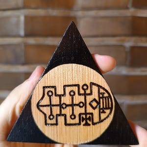 RAUM sigill goetia, bränt i plywood, åkallanstriangel 10 cm.