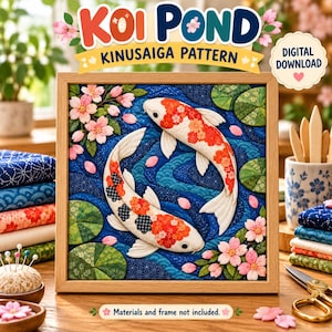 Könnte beinhalten: Ein gerahmtes Kinusaiga-Muster-Kunstwerk mit zwei Koi-Fischen, die in einem blauen Wasserdesign mit rosa Kirschblüten und grünen Seerosenblättern schwimmen. Der Text lautet Koi Pond Kinusaiga Pattern und Digital Download.