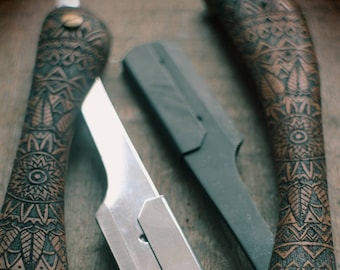 Engraved Wooden Cut Throat Straight Razor (+ Pouch & Blades)