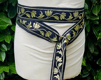120" Ring Belt in Black and Gold Tulips