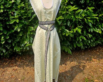 Sideless Surcoat in Light Green
