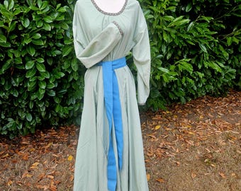 XL Viking Underdress in Clover Green Cotton with Tan/Black Leaf Trim