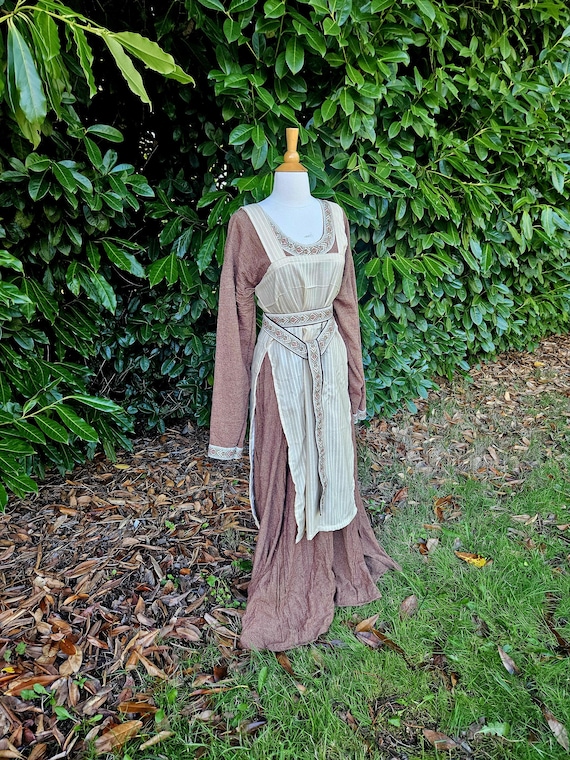 tan and cream dress 2XL Viking Apron in Linen with Soft Stripes ties Dropped waist with Agnes Orinda Women's Plus x-styleCode:BGFAB404 Size:42W | 34-36L Maxi dress
